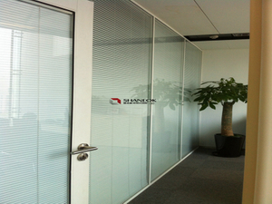 Glass partition with built-in venetian blinds wall 